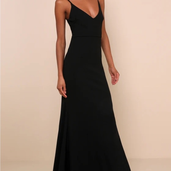 New with tag LULUS V-Neck Trumpet
GOWN DRESS Size X-SMALL BLACK  Infinite Glory - Picture 9 of 10